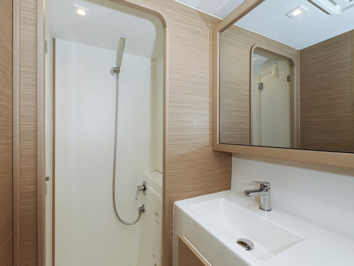 Catamaran à louer à Sukošan au meilleur prix