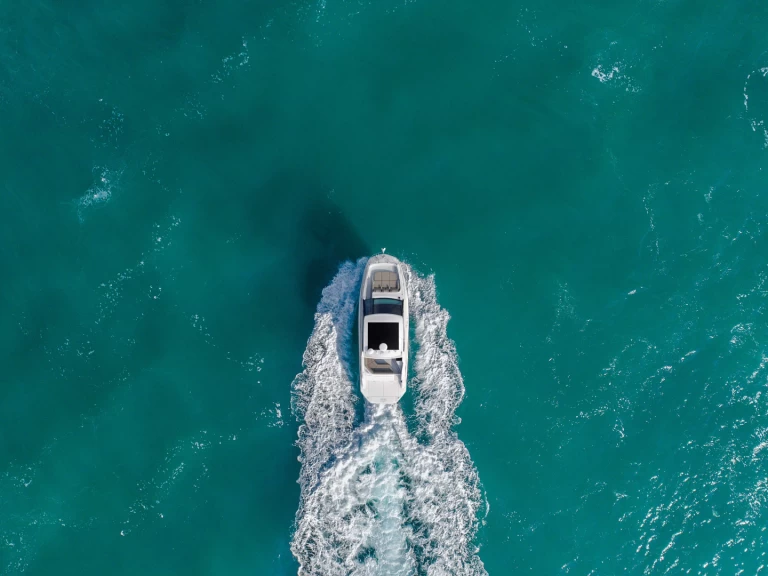 Louez un Sea Ray Sundancer 320 à Ayia Napa