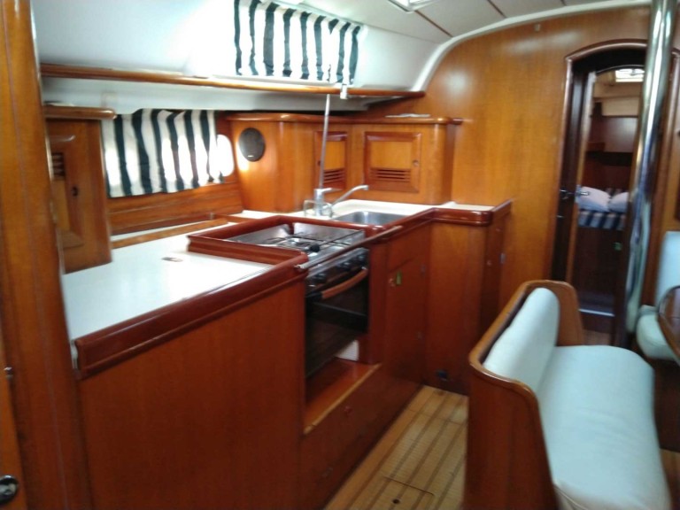 Louer Voilier avec ou sans skipper Bénéteau à Álimos