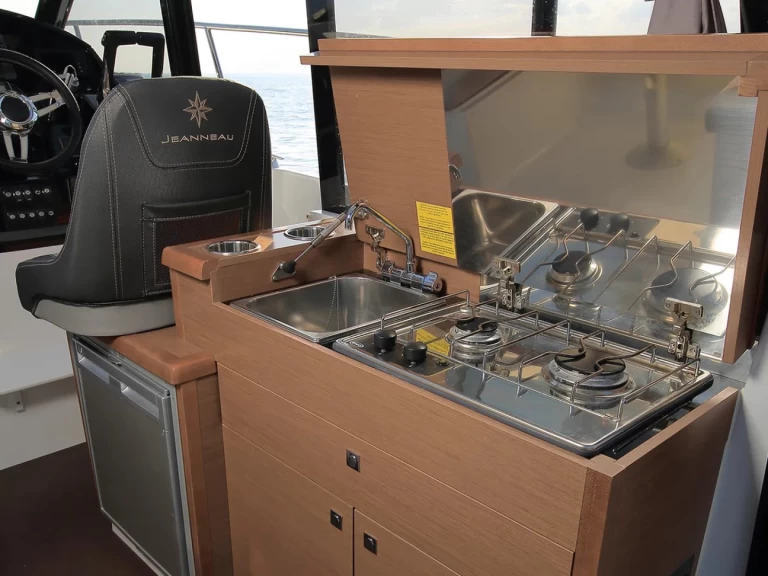 Location Bateau à moteur à Biograd na Moru - Jeanneau Merry Fisher 895