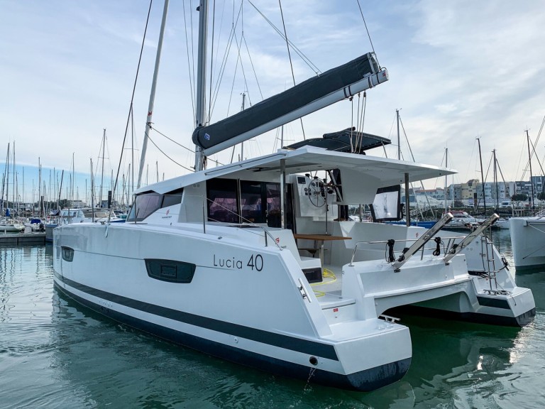 Location Catamaran Fountaine Pajot avec permis