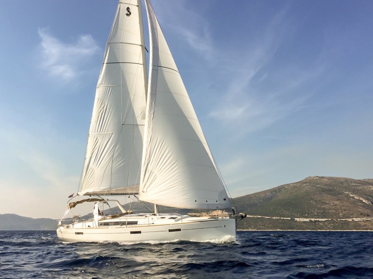 Louer Voilier avec ou sans skipper Bénéteau à Tivat