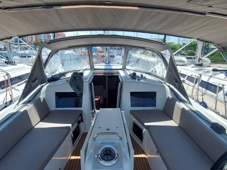 Louez un Jeanneau Sun Odyssey 410 à Lefkáda