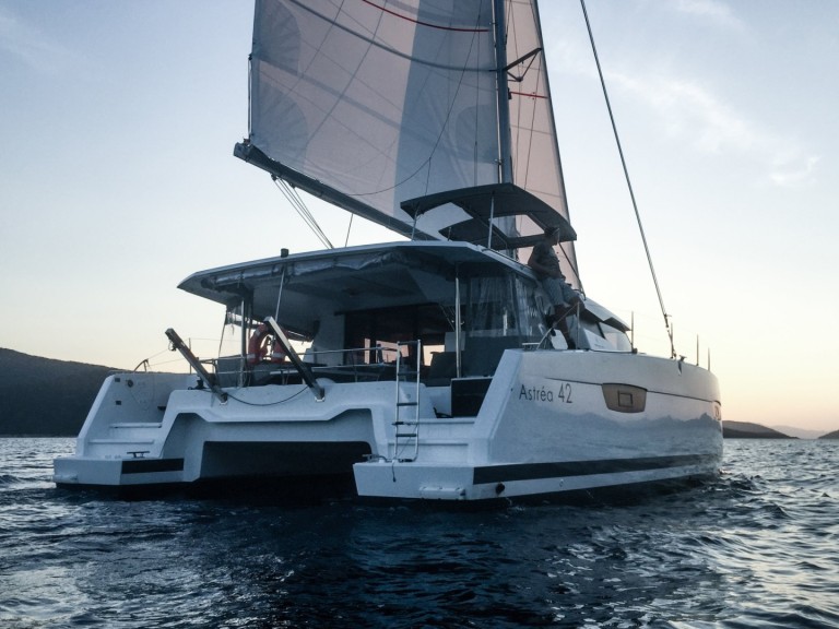 Location Catamaran à Tivat - Fountaine Pajot Astrea 42