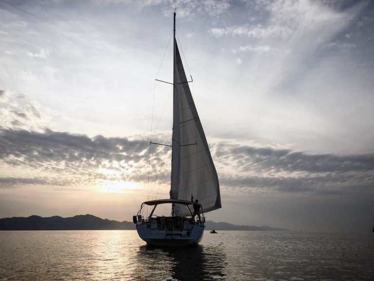 Louez un Bénéteau Oceanis 45 à Tivat