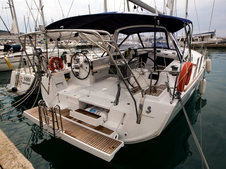 Location bateau Tivat pas cher Oceanis 48