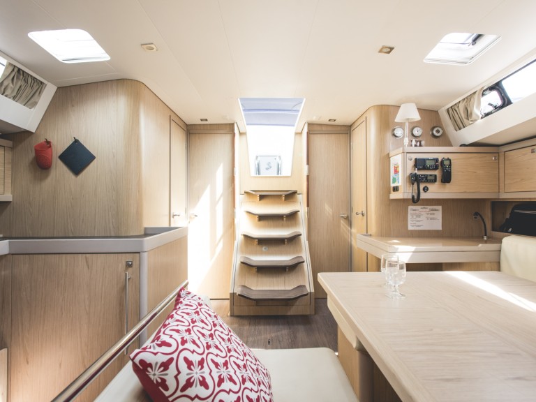 Location bateau Furnari pas cher Sun Odyssey 519