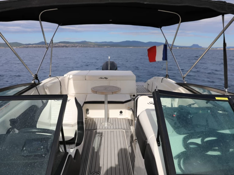 Location Bateau à moteur Sea Ray avec permis