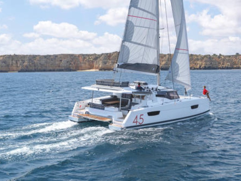 Location Catamaran Fountaine Pajot avec permis
