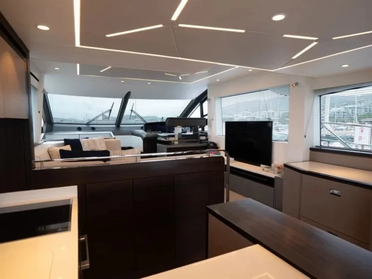 Louez un Sunseeker Manhattan 56 à Lui Bay