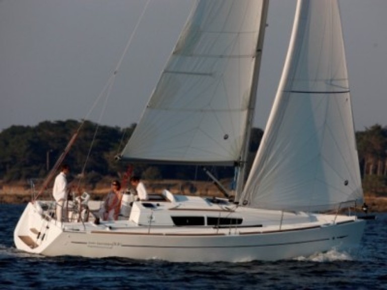 Louez un Jeanneau Sun Odyssey 33i à Punta Ala