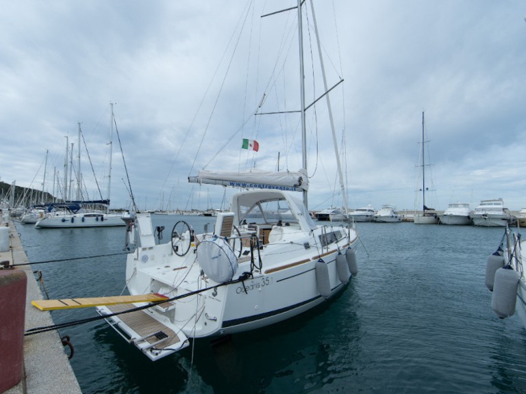 Louer Voilier avec ou sans skipper Bénéteau à Punta Ala