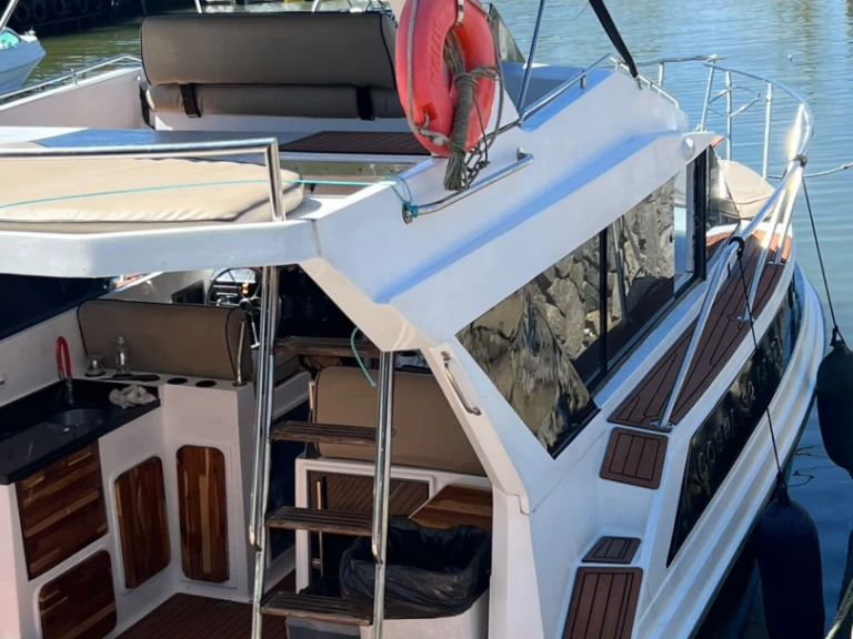 Cacau Cobra Capri 32 Feet a louer à Armação dos Búzios