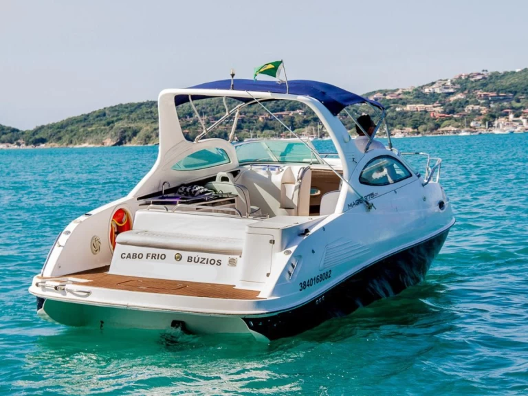 Louer Bateau à moteur avec ou sans skipper Nefertiti à Armação dos Búzios