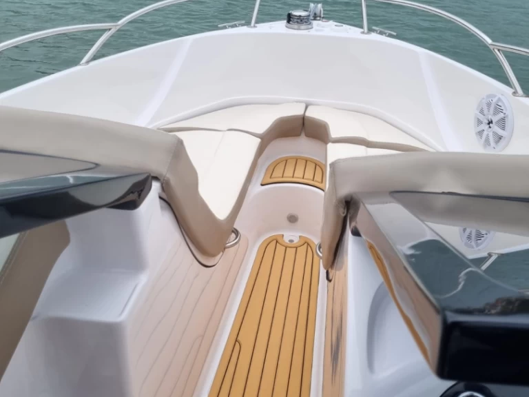 IARA Coral 24 feet a louer à Armação dos Búzios