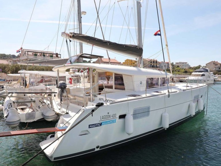 Catamaran à louer à Pomer au meilleur prix
