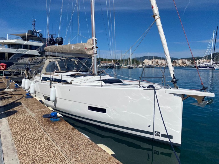 Louez un Dufour Dufour 390 Grand Large à Bormes-les-Mimosas