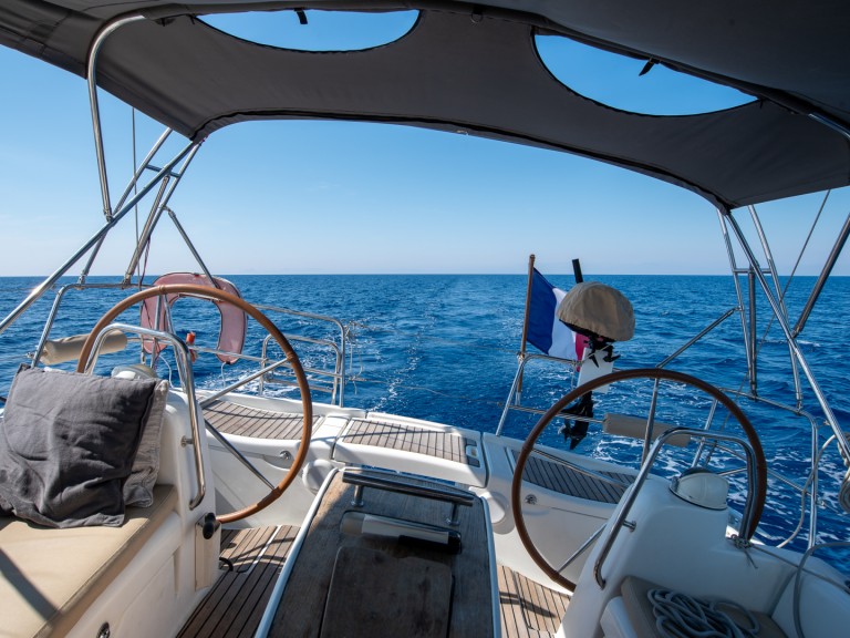 Bénéteau Oceanis 40 a louer à Bormes-les-Mimosas