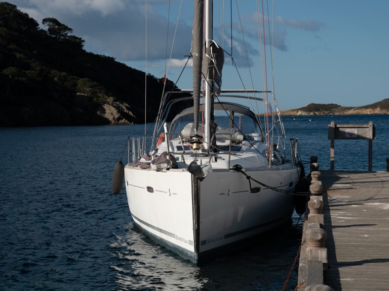 Location à Bormes-les-Mimosas - Bénéteau Oceanis 40 sur SamBoat