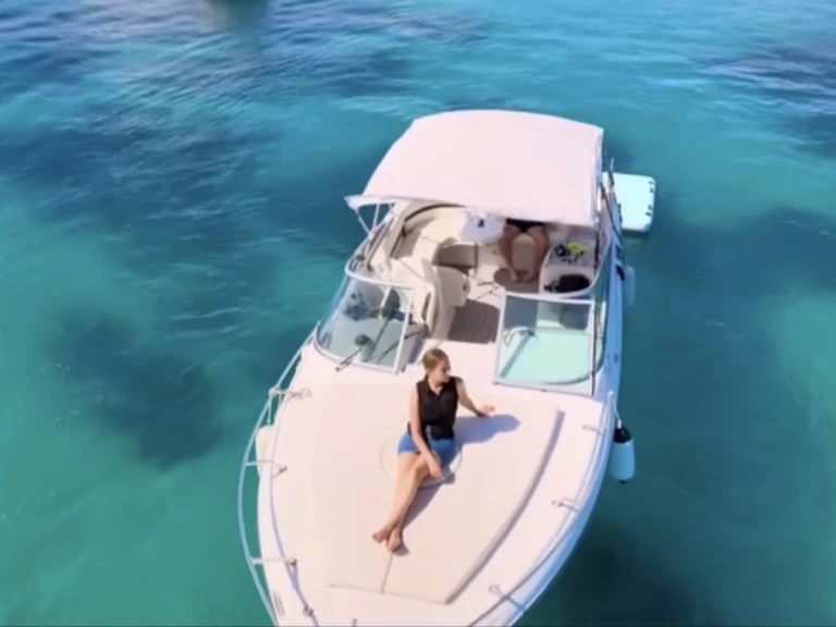 Location Bateau à moteur Four Winns avec permis