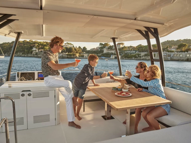 Location bateau Salerne pas cher Prestige M48