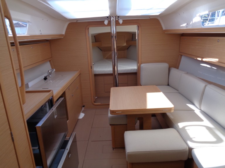 Location bateau Dufour Dufour 382 Grand Large à Bormes-les-Mimosas sur Samboat