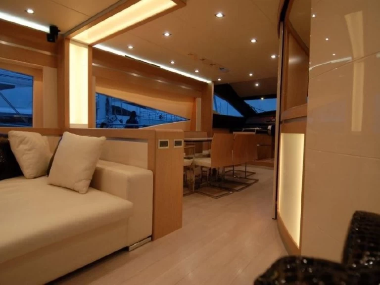 Louez un Dominator-Shipyard Dominator 780S Deluxe à Álimos