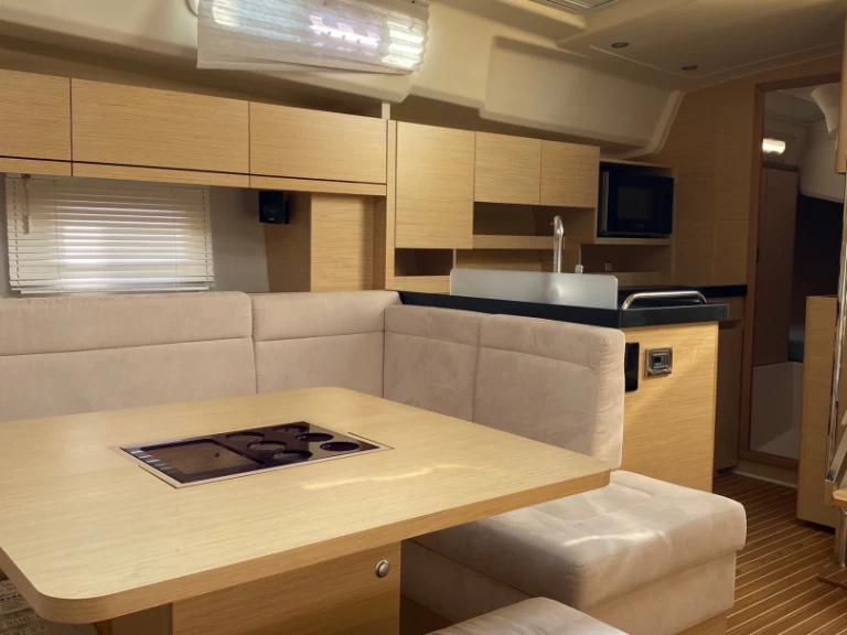 Location bateau Taiwan pas cher Hanse 458
