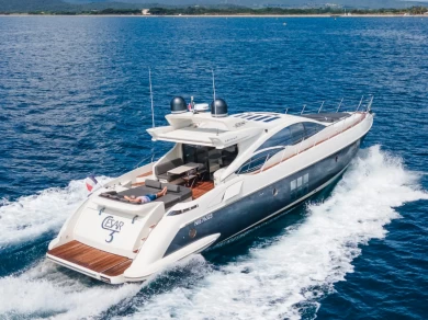 Noleggiare una Azimut Azimut 68 S a Saint-Tropez