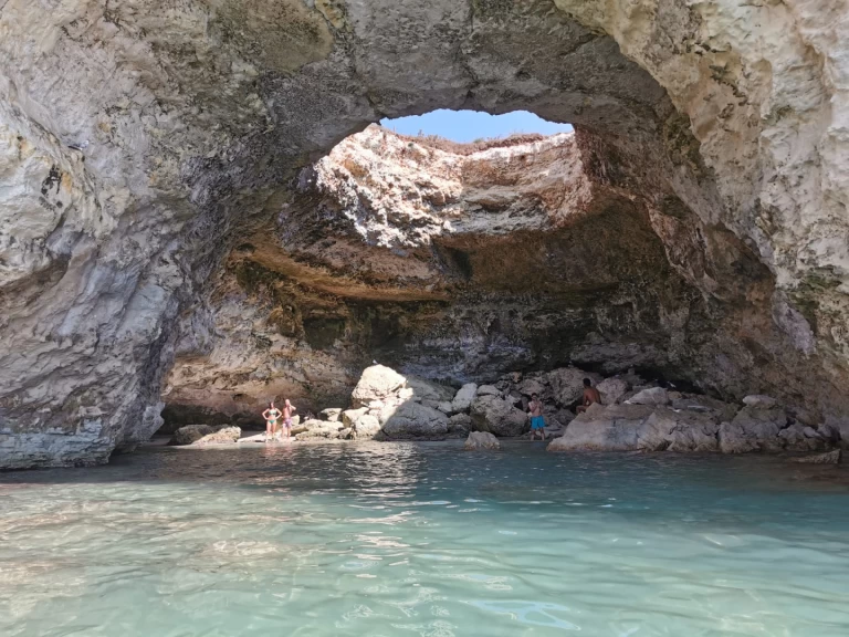 Pasca dolphin 25 a louer à Otranto