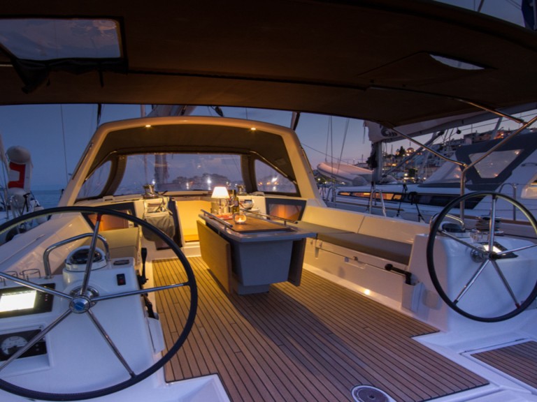 Bénéteau Oceanis 45 a louer à Skiathos