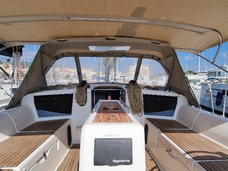 Location bateau Dufour Dufour 430 à Golfe-Juan sur Samboat