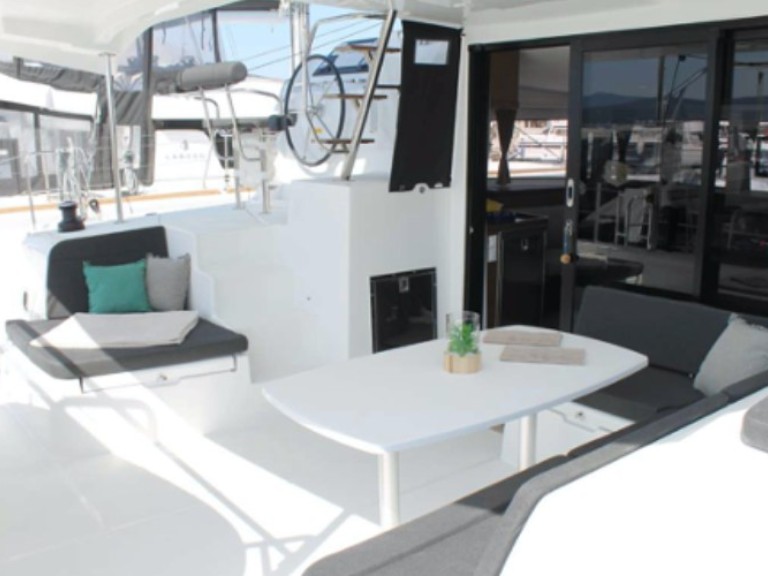 Louez un Lagoon Lagoon 42 à Saint-Raphaël