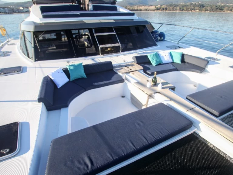 Location bateau Bavaria Nautitech 47 Power à Saint-Raphaël sur Samboat