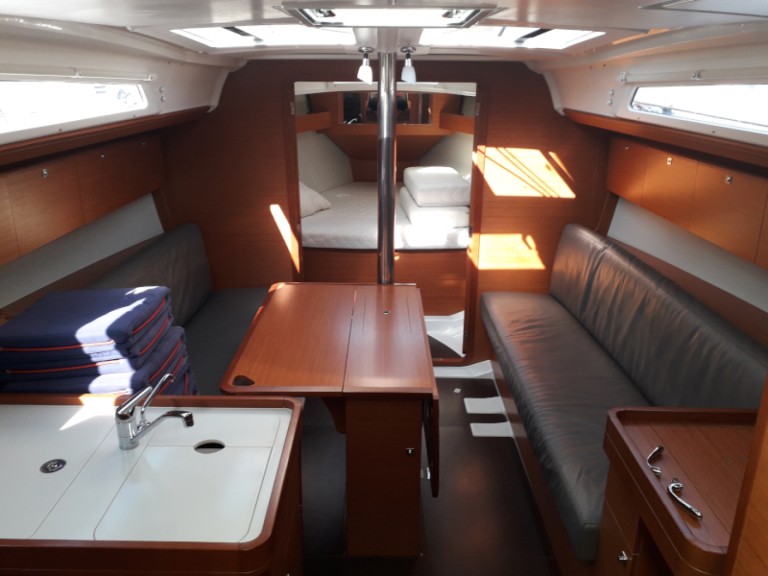 Location bateau Dufour Dufour 360 Grand Large à Marsala sur Samboat