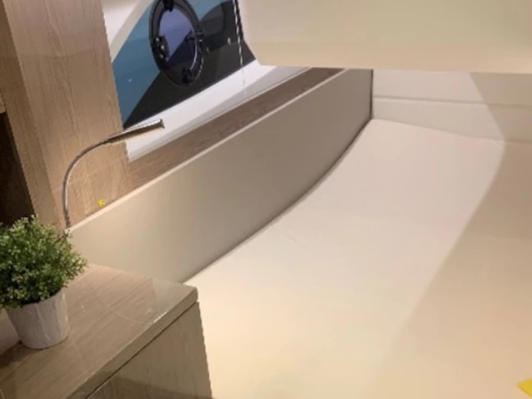 Location à Pula - Sealine Sealine C390 sur SamBoat