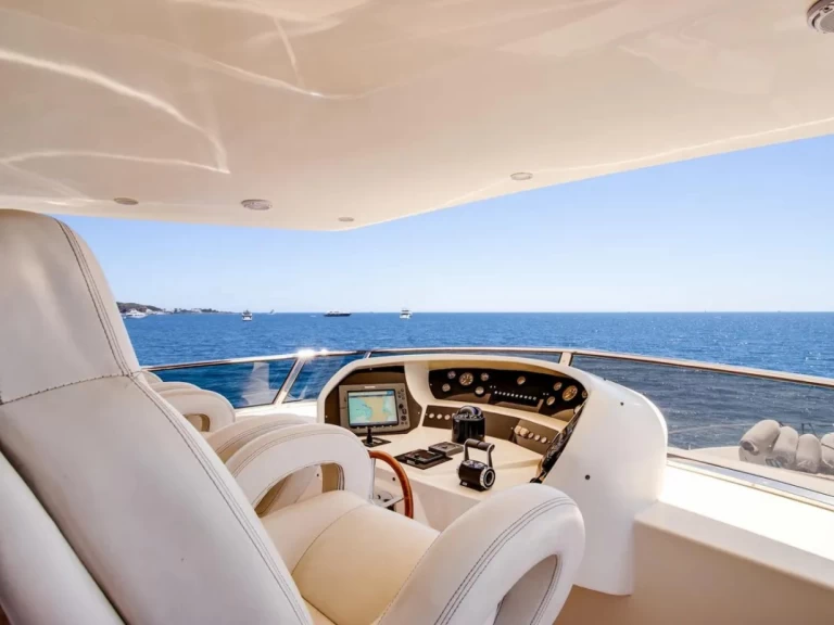 Location bateau City of Cape Town pas cher BMB 30 Sport