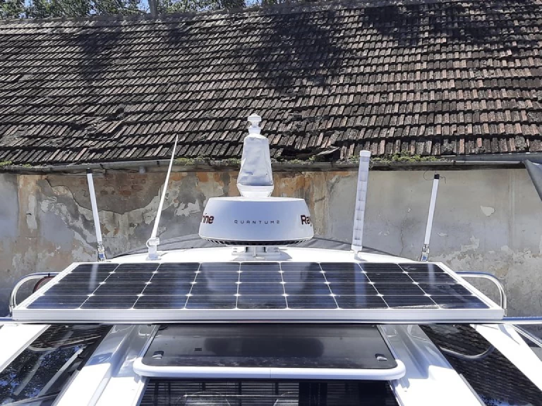 Location Bateau à moteur à Pula - Bénéteau Antares 9