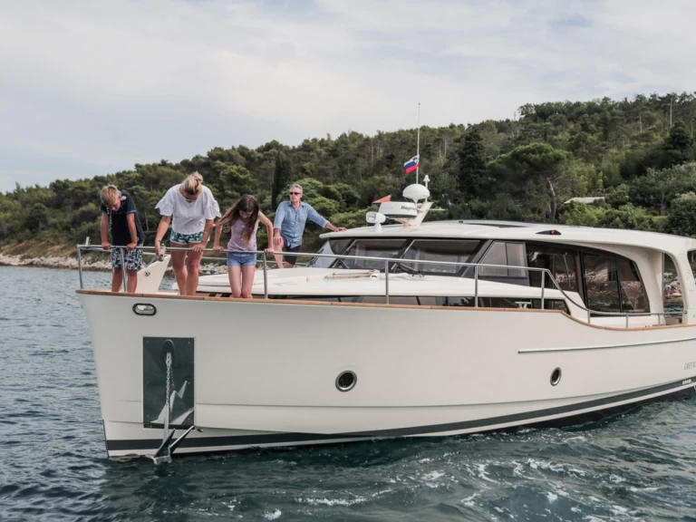 Location à Pula - Greenline Yachts Greenline 40 sur SamBoat