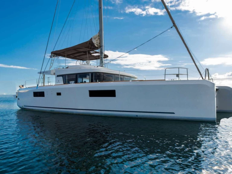 Lagoon ACE OF HEARTS a louer à Álimos