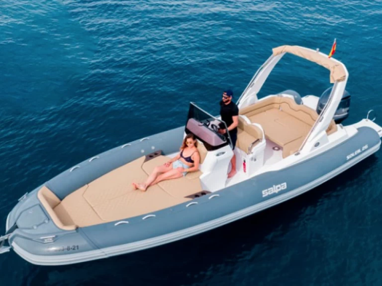 Semi-rigide à louer à Palamós au meilleur prix