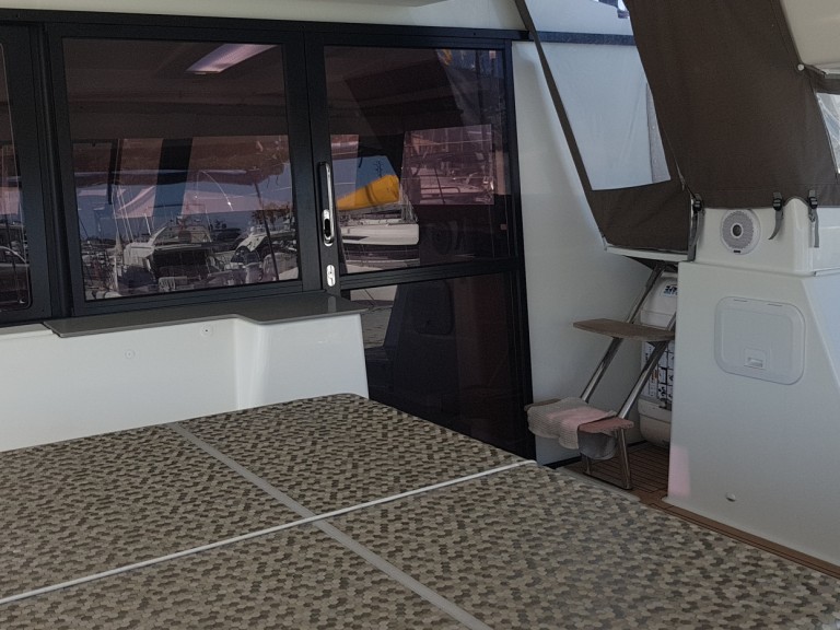 Louer Catamaran avec ou sans skipper Fountaine Pajot à Cogolin