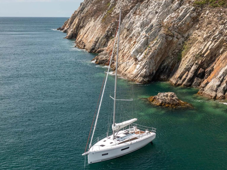 Bénéteau Oceanis 37.1 a louer à Préveza