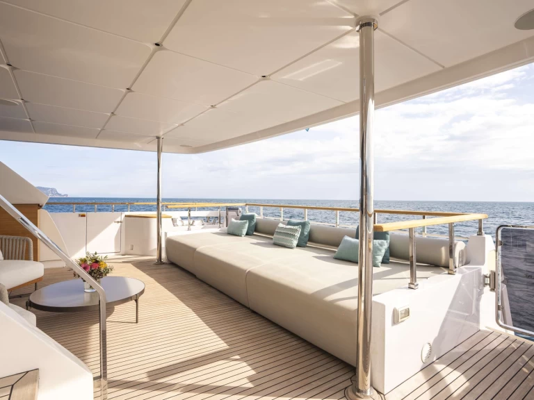 Louer Yacht avec ou sans skipper Custom Line à Imperia