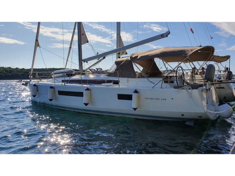 Jeanneau Sun Odyssey 440 a louer à Pomer