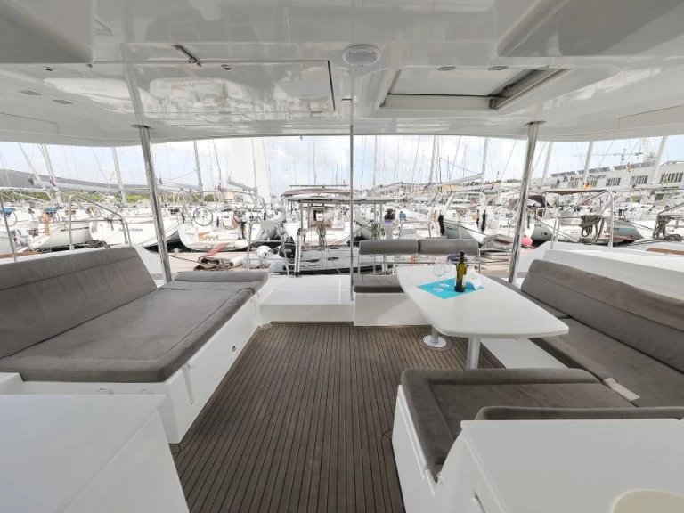 Location bateau Lagoon Lagoon 450 F à Murter-Kornati sur Samboat