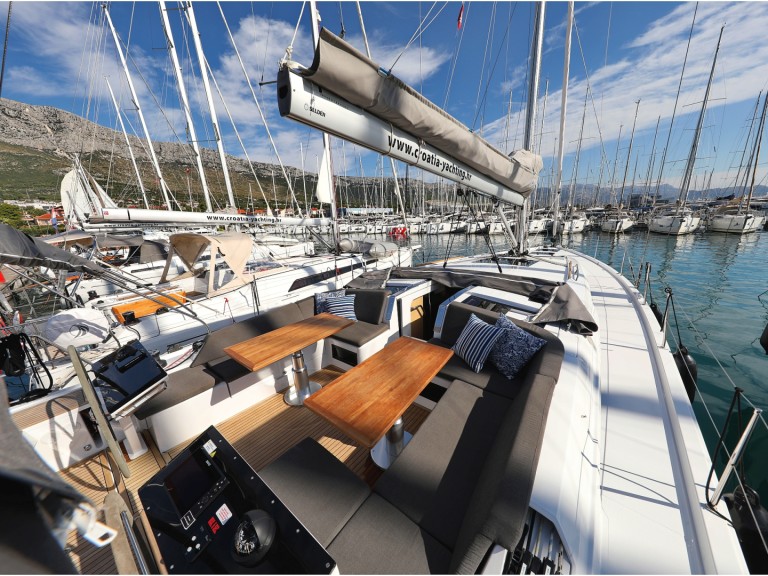 Louez un Hanse Hanse 460 à Komolac
