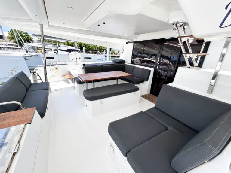 Location Catamaran Fountaine Pajot avec permis