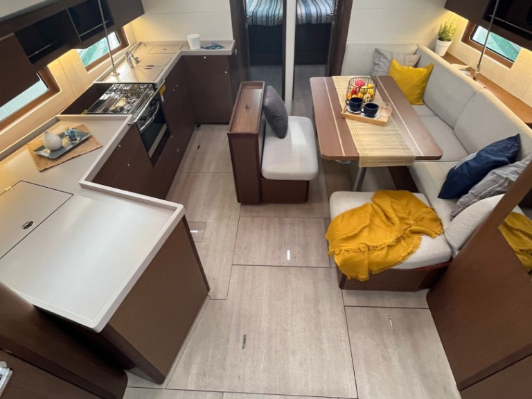 Location à Pomer - Bénéteau Oceanis 46.1 sur SamBoat