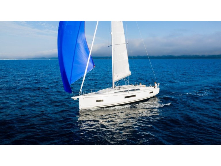 Location bateau Cugnana Verde pas cher Oceanis 37.1